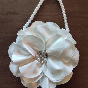 Claire's White Floral Pearl Hair Accessory